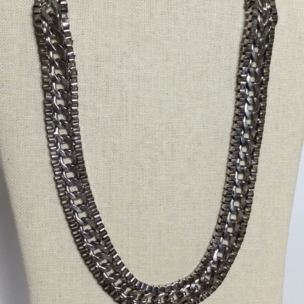 Silver Chainlink Necklace - Picture 2 of 3